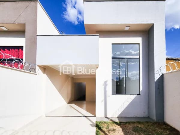 Casa de 3 Quartos sendo 1 suíte em acabamento Premium no Bairro Independência III.