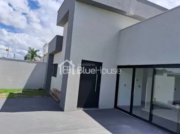 Casa com 3 quartos acabamento superior