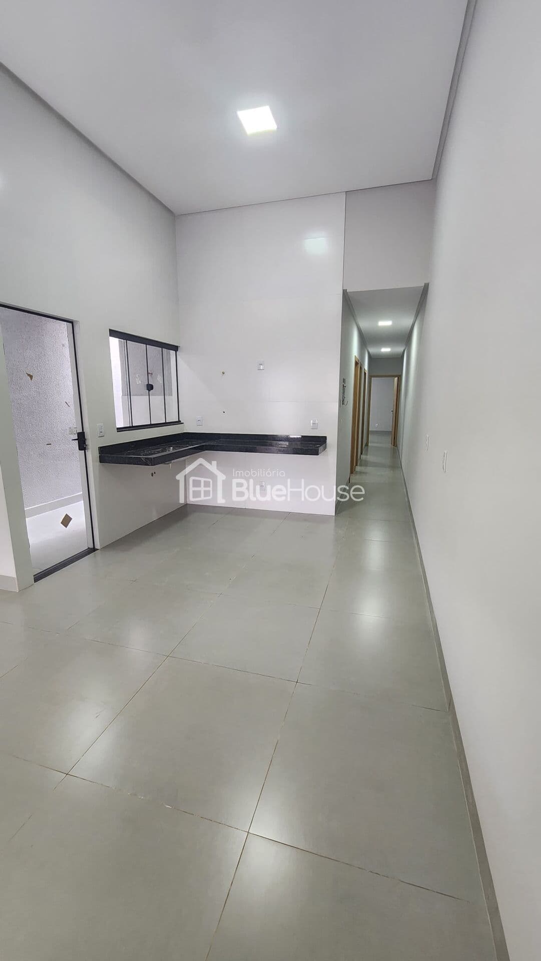 Casa de 3 Quartos sendo 1 suíte em acabamento moderno no Jardim Ipanema.