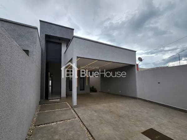 Casa de 3 Quartos sendo 1 suíte em acabamento moderno no Bairro Cardoso.