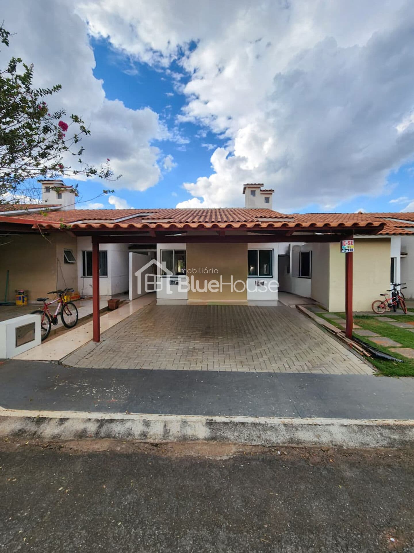 Casa de 3 Quartos sendo 1 suíte em acabamento Premium no Jardim Alphaville em Goiânia/GO.