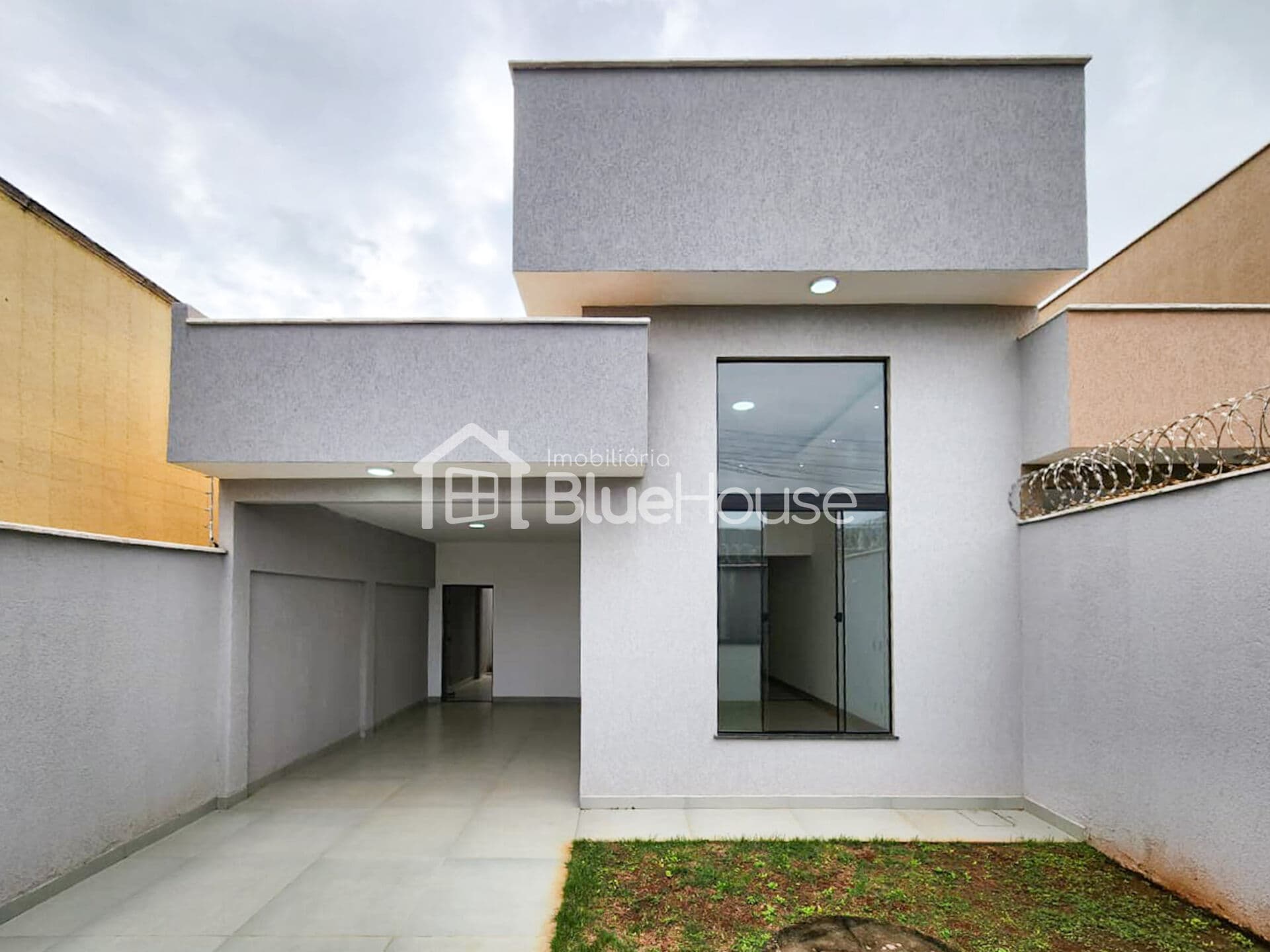 Casa 3 Quartos sendo 1 suíte com Área Gourmet Completa no Setor Barcelos – Trindade.