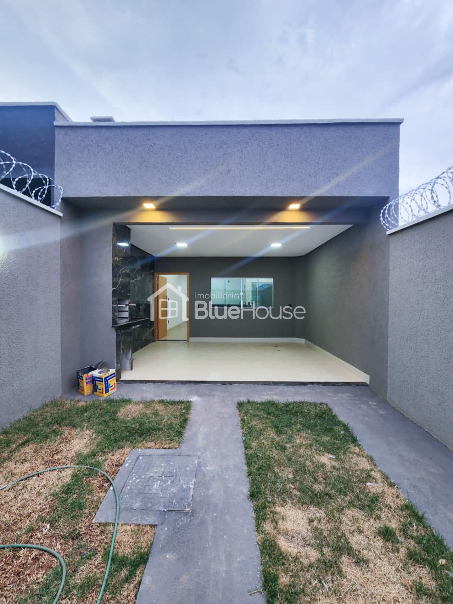 Casa de 2 Quartos sendo 1 suíte em acabamento Premium no Residencial Santa Fe.