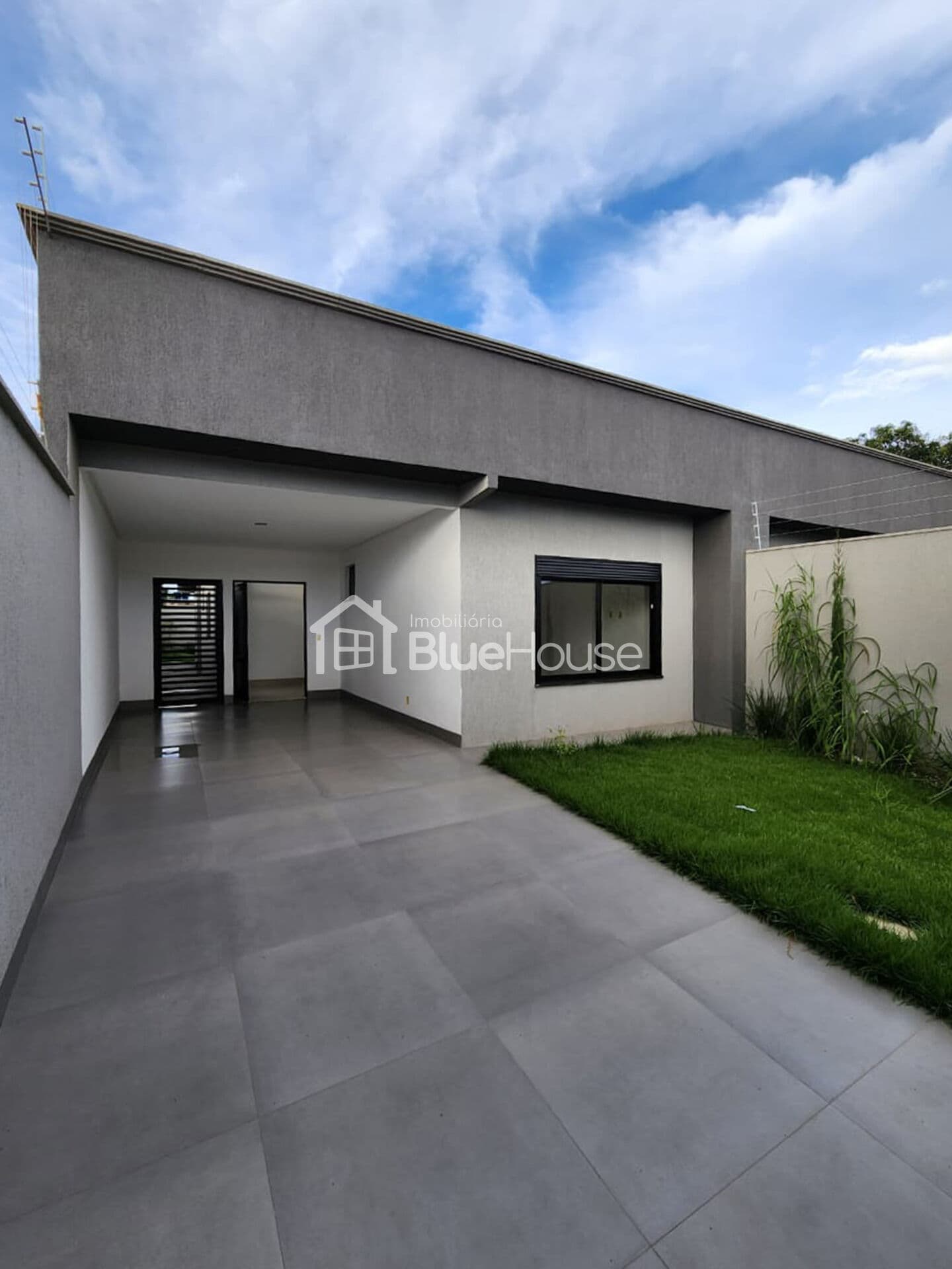 Casa de 3 Quartos sendo 1 suíte em acabamento Premium na Vila Oliveira.