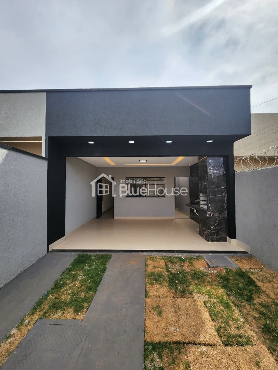 Casa de 2 Quartos sendo 1 suíte em acabamento Premium no Residencial Santa Fe.