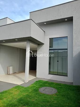 Casa de 2 Quartos sendo 2 suítes em acabamento Premium em Goianira.
