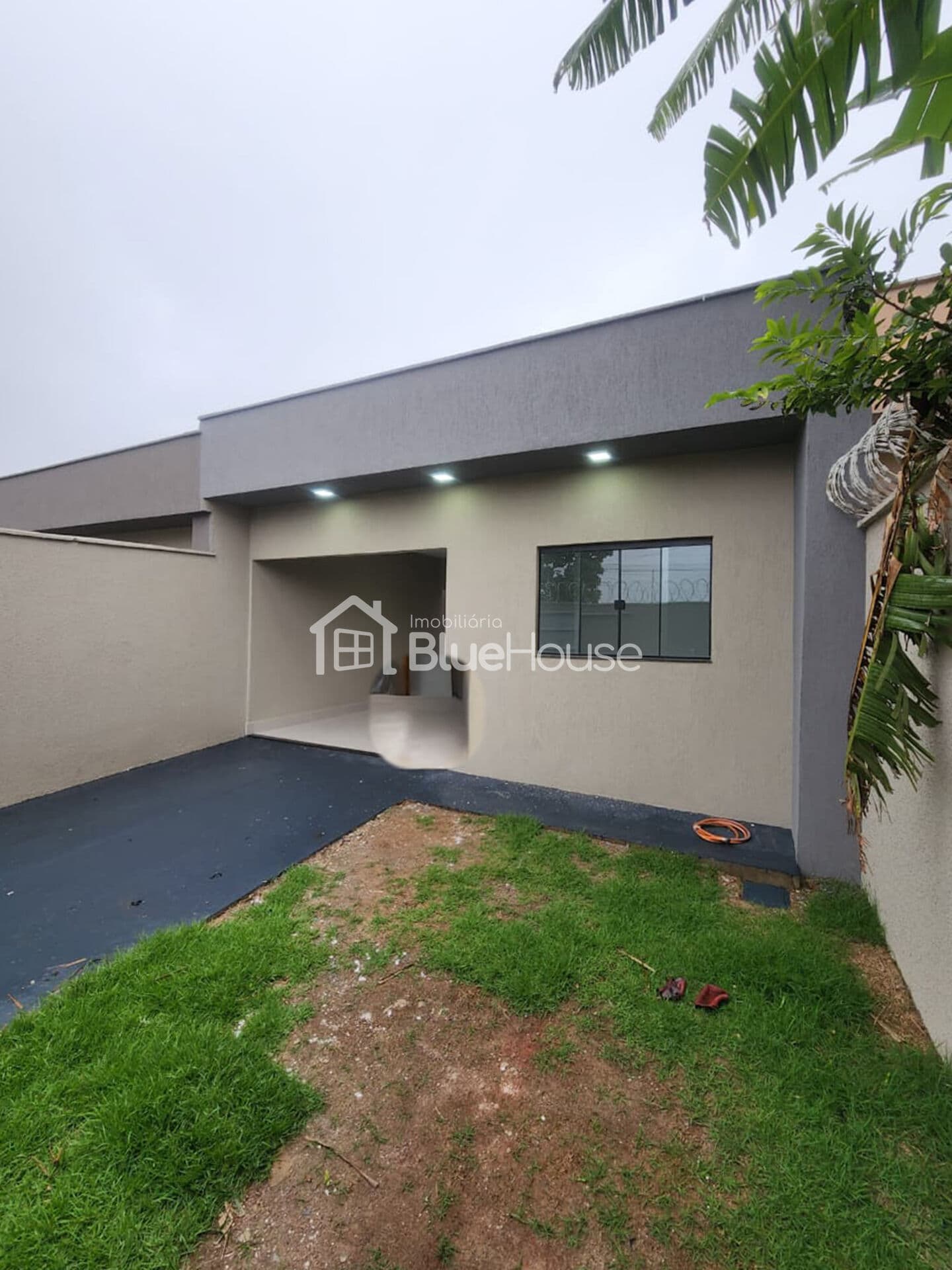 Casa de 2 Quartos sendo 1 suíte em acabamento Premium no Setor Parque Hayala