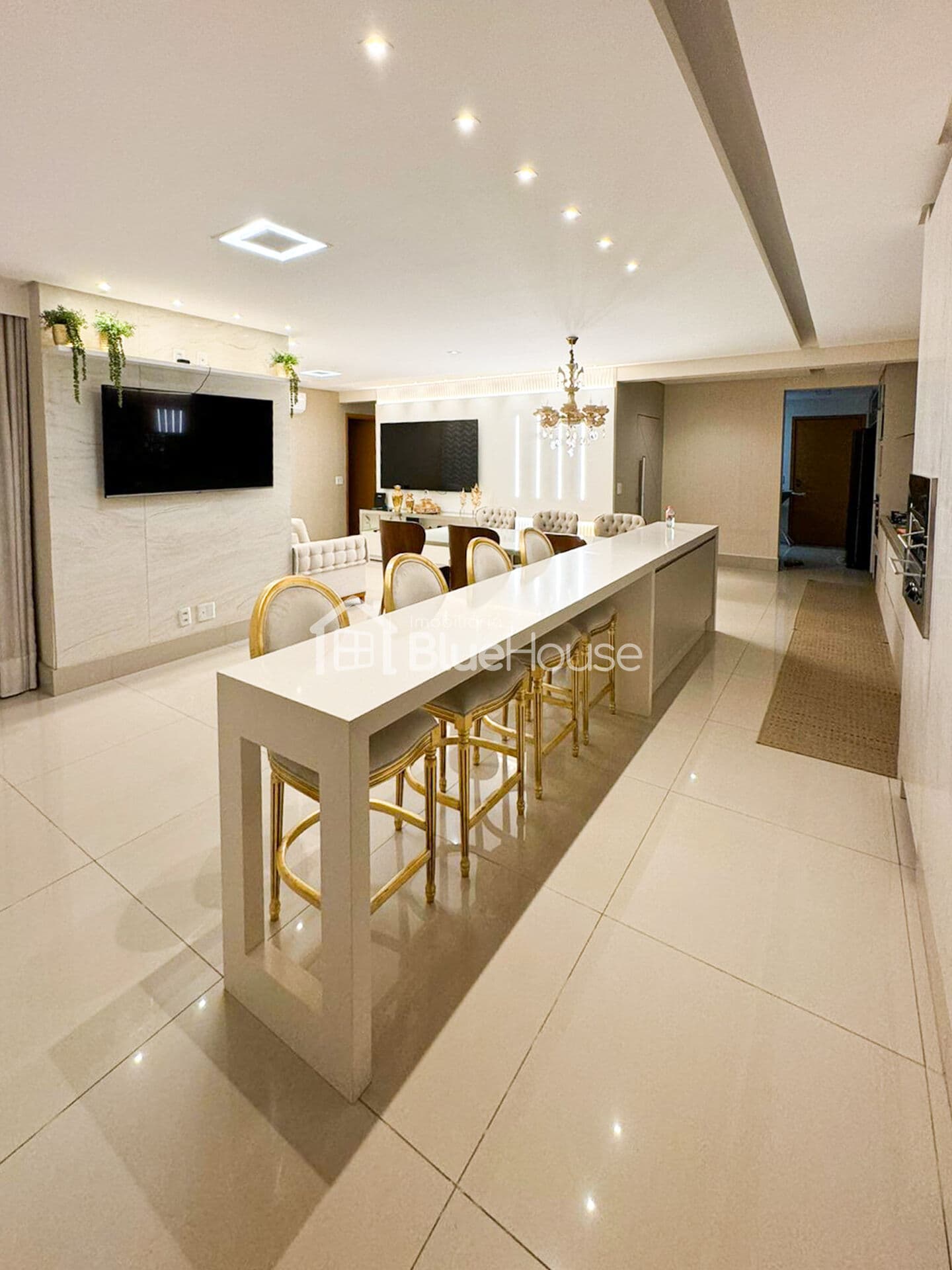 Apartamento 3 Suítes Plenas Mobiliado no Setor Oeste – Ed. Ária das Artes.