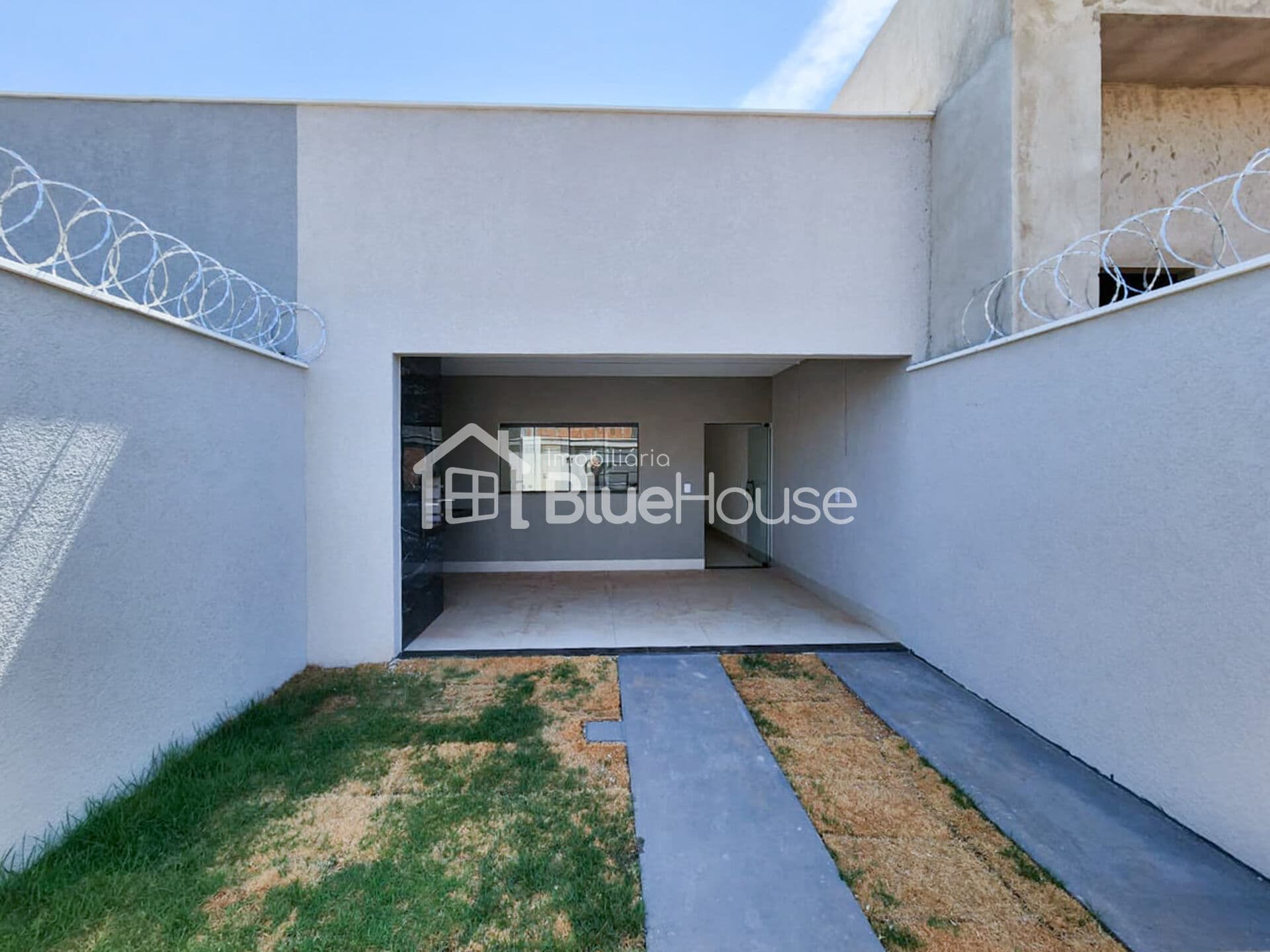 Casa de 2 Quartos sendo 1 suíte no Residencial Santa Fé – Goiânia.