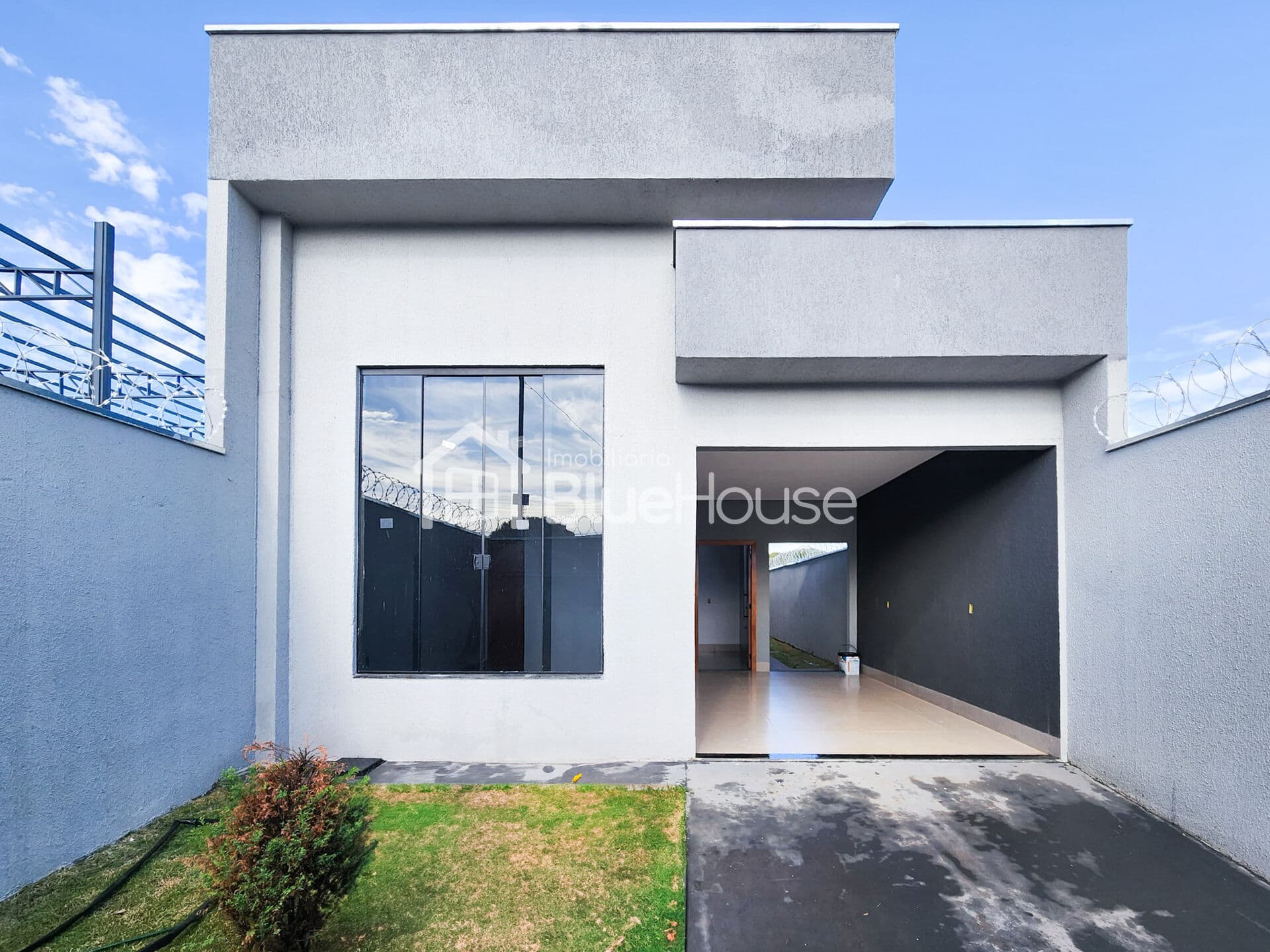 Casa de 3 Quartos sendo 1 suíte em acabamento Premium no Setor Pontal Sul ll