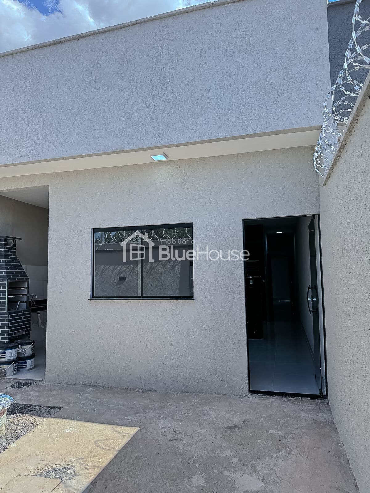 Casa de 2 Quartos sendo 1 suíte em acabamento Premium no Residencial Santa Fé – Trindade/GO.