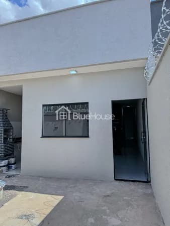 Casa de 2 Quartos sendo 1 suíte em acabamento Premium no Residencial Santa Fé – Trindade/GO.