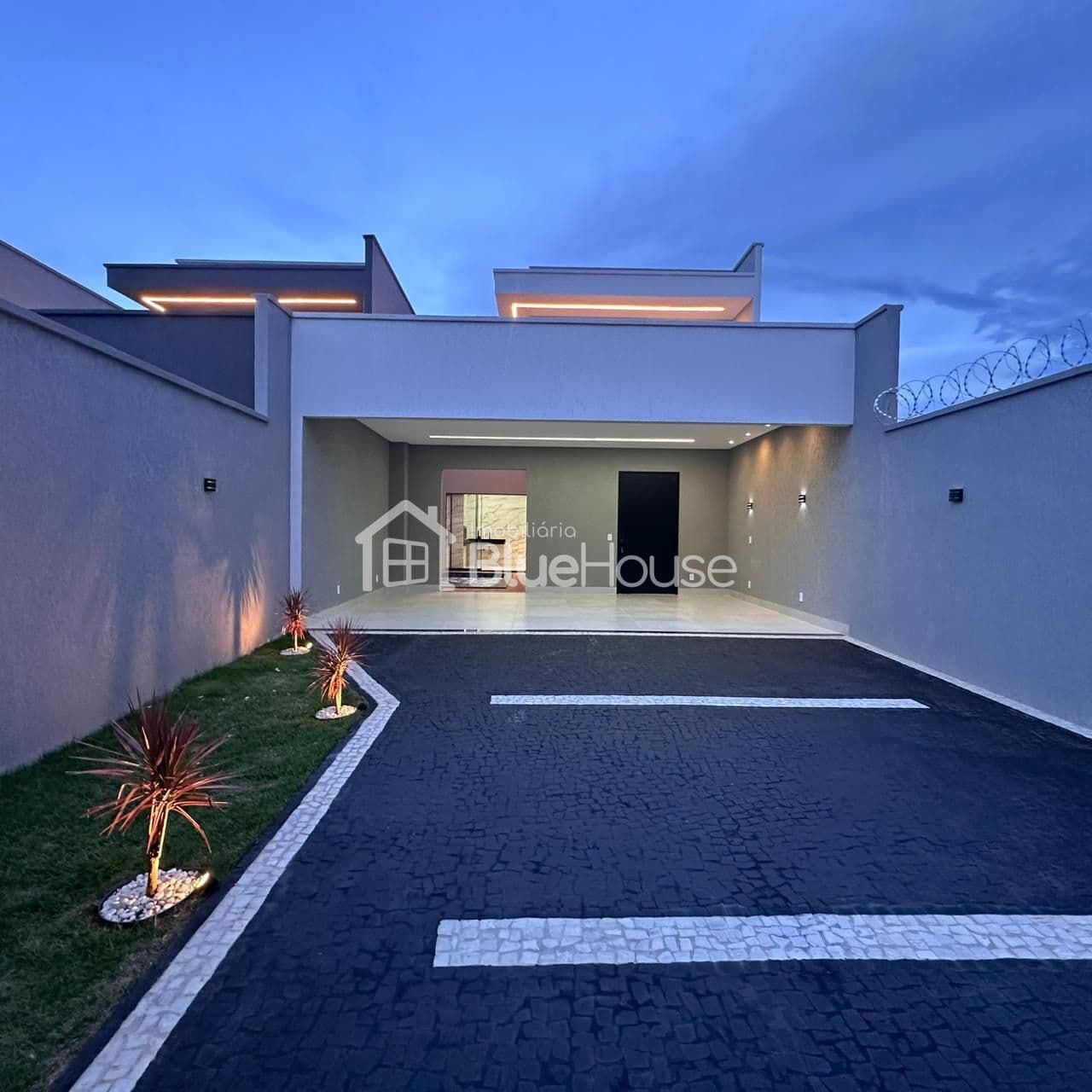 Casa de 3 Quartos sendo 3 suítes em acabamento Premium no Parque Industrial João Braz em Goiânia - GO