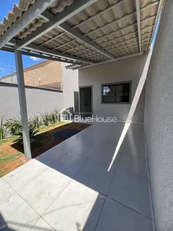 Casa com 3 Quartos Sendo 1 Suíte! A venda, no Setor Ponta Kayana