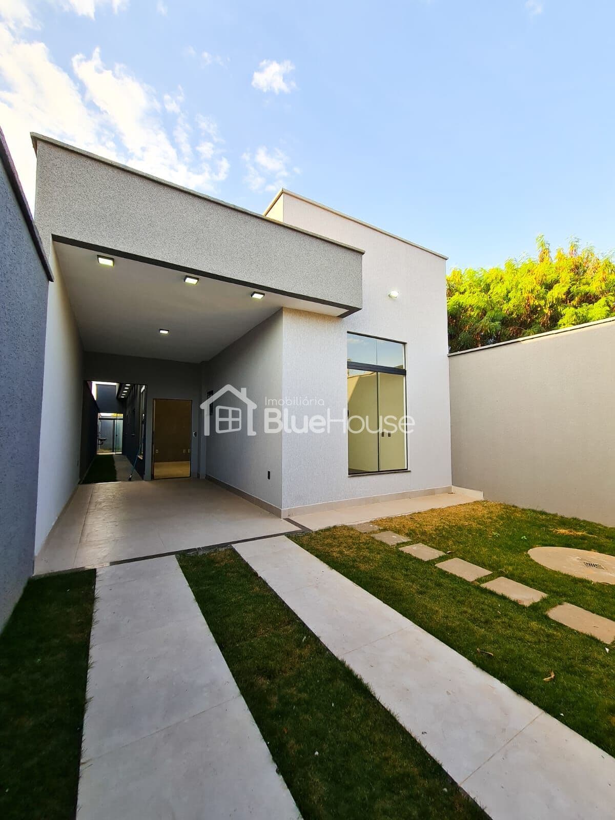 Casa com 3 Quartos sendo 1 Suíte no Bairro Cardoso com 120m² - Aparecida de Goiânia/GO