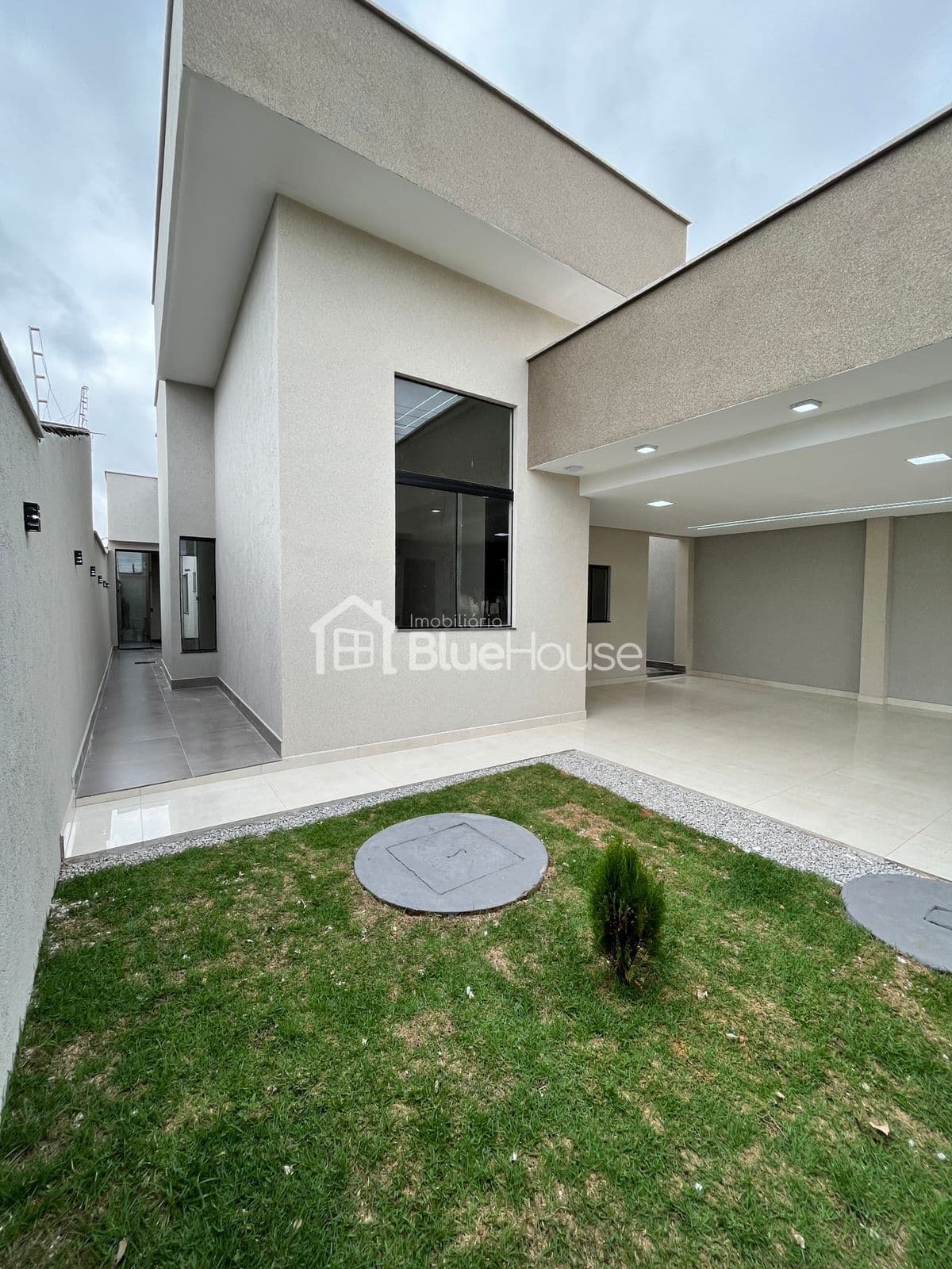 Casa de 3 Quartos sendo 1 suíte em acabamento Premium no Residencial Triunfo 1 em Goianira/GO.