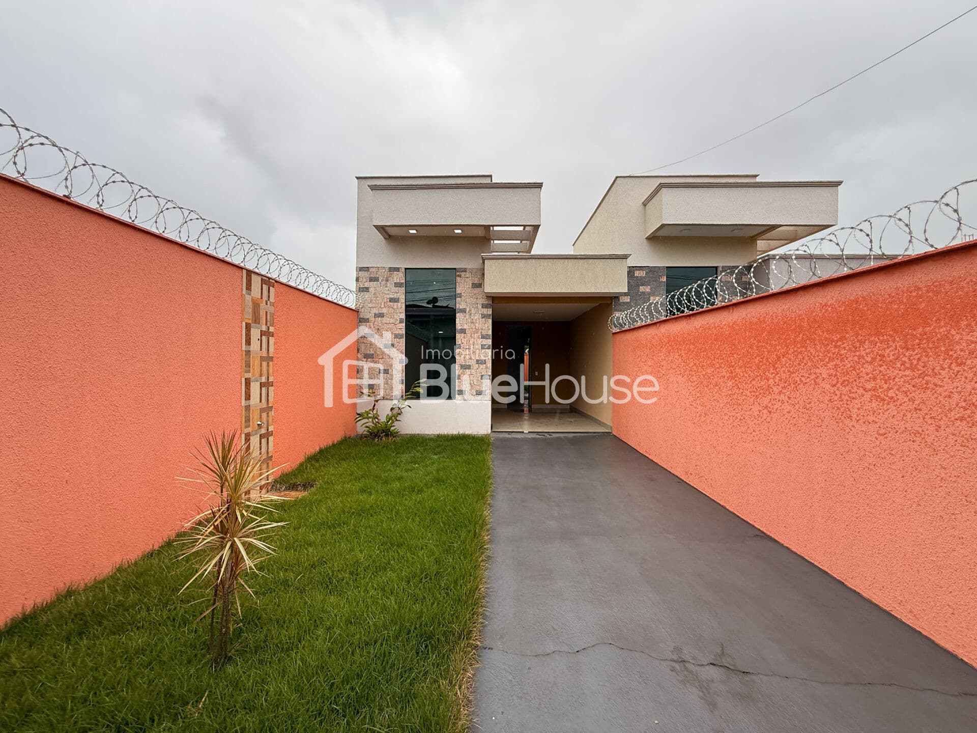 Casa de 3 Quartos sendo 1 Suíte em acabamento Premium no Setor Papillon Park – Aparecida de Goiânia