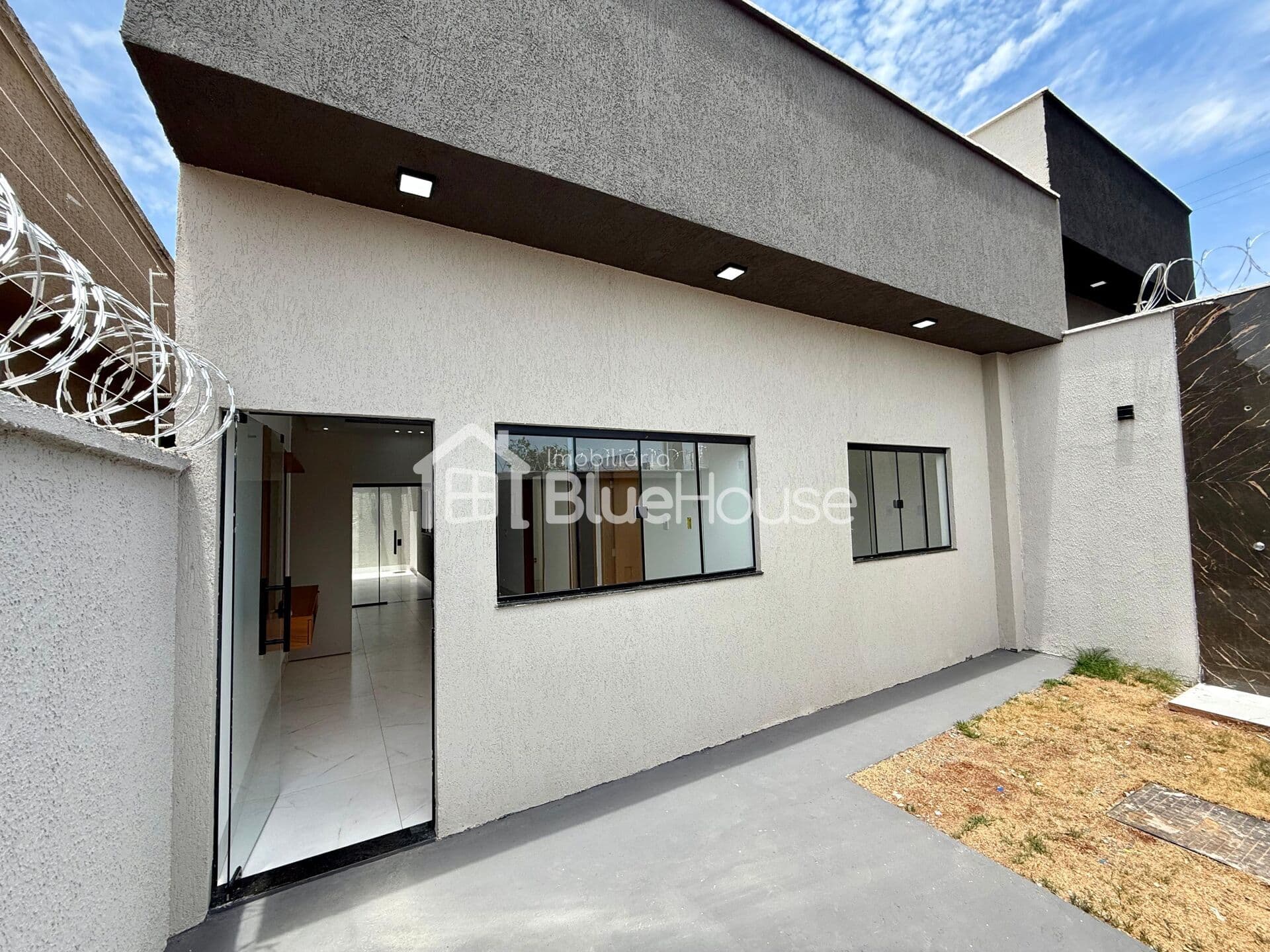 Casa de 3 Quartos sendo 1 suíte em acabamento Premium no Residencial Santa Fe 1.