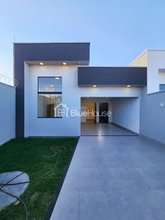 Casa de 3 Quartos sendo 1 suíte em acabamento Premium no Setor Vila Oliveira.