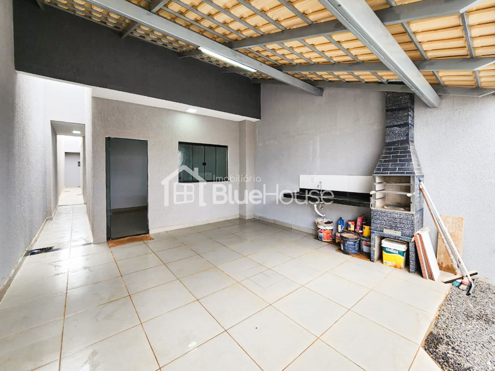 Casa 3 Quartos sendo 1 suíte com Área Gourmet no Jardim Scala – Trindade.