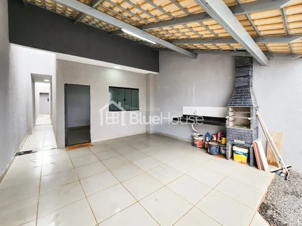 Casa 3 Quartos sendo 1 suíte com Área Gourmet no Jardim Scala – Trindade.