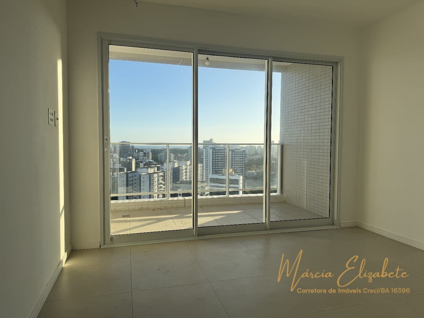 Apartamento Studio à venda- Caminho das Árvores