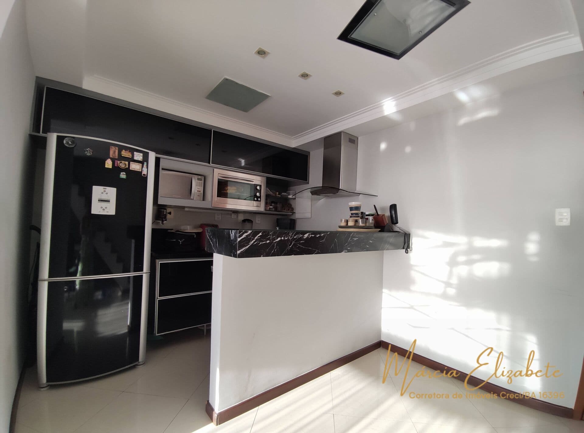 Apartamento Cobertura à venda com 2 quartos - Rio Vermelho