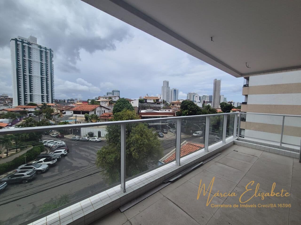 Apartamento à Venda 1 Quarto com Varanda Gourmet - Caminho das Árvores