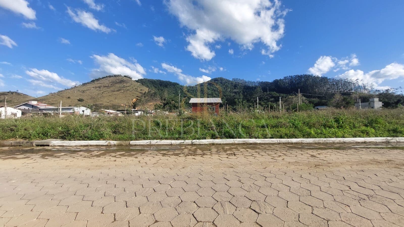 Loteamento próximo ao centro de Ilhota.