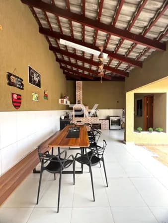 🏡 Casa à Venda no Jardim Califórnia Localização privilegiada! Situada em um dos bairros mais valorizados de Formosa-GO. A poucos metros da Avenida Califórnia e cercada de comércios!