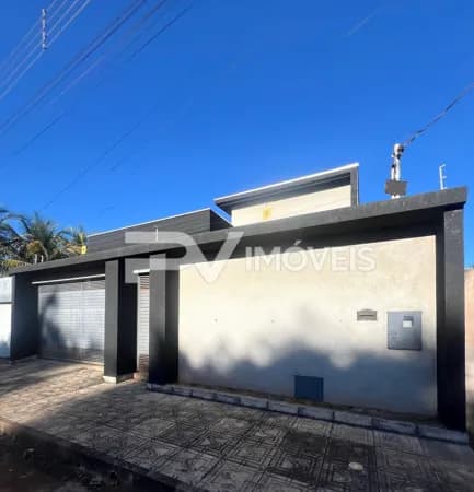 Casa no setor Nordeste, próximo à faculdade UEG em Formosa-GO