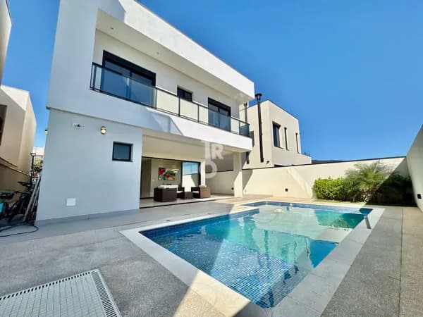 Casa 4 quartos, 2 suítes , escritório e muita sofisticação.