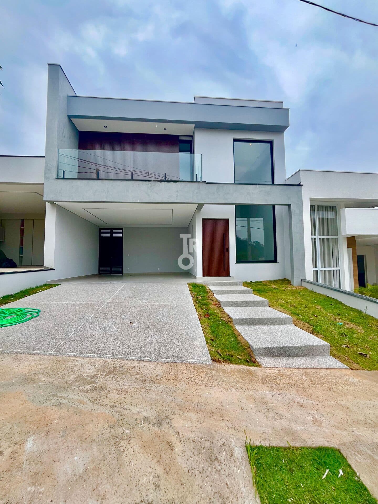 Linda Casa no Condomínio Villa Giardino 4 quartos, sendo 3 suítes – Arquitetura Moderna e Conforto em Cada Detalhe!