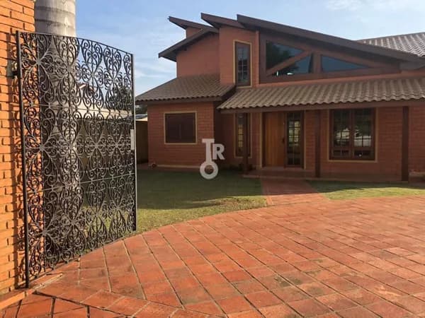 Casa à venda com vista permanente para a Serra do Japi – Condomínio Tereza Cristina | Jundiaí-SP