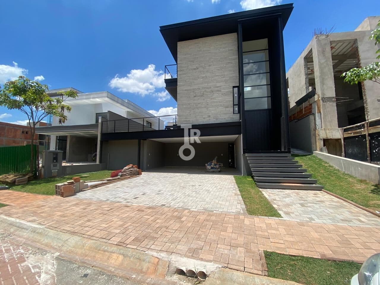 Casa a venda 4 Suítes de Alto Padrão no Condomínio Brisas Jundiaí -Jardim Samambaia