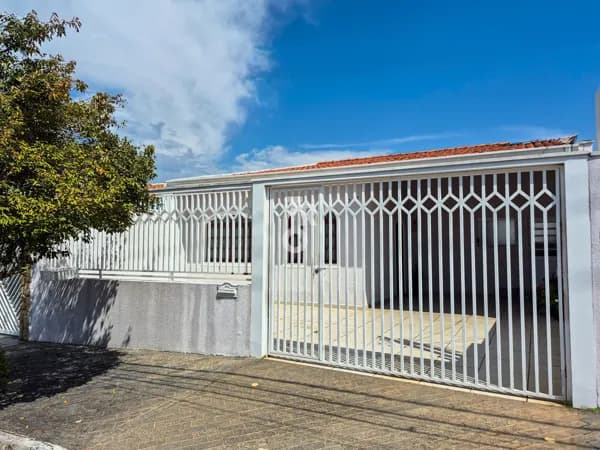 Casa térrea à venda no bairro Parque da Represa – Jundiaí/SP | 3 quartos (1 suíte) | casa térrea com espaço gourmet e quintal