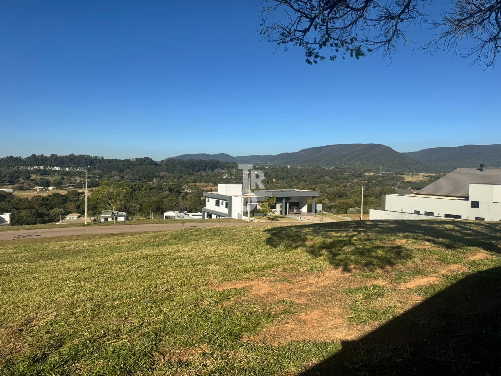 🌳 Terreno no Terras da Alvorada – 869m² em Condomínio de Alto Padrão!