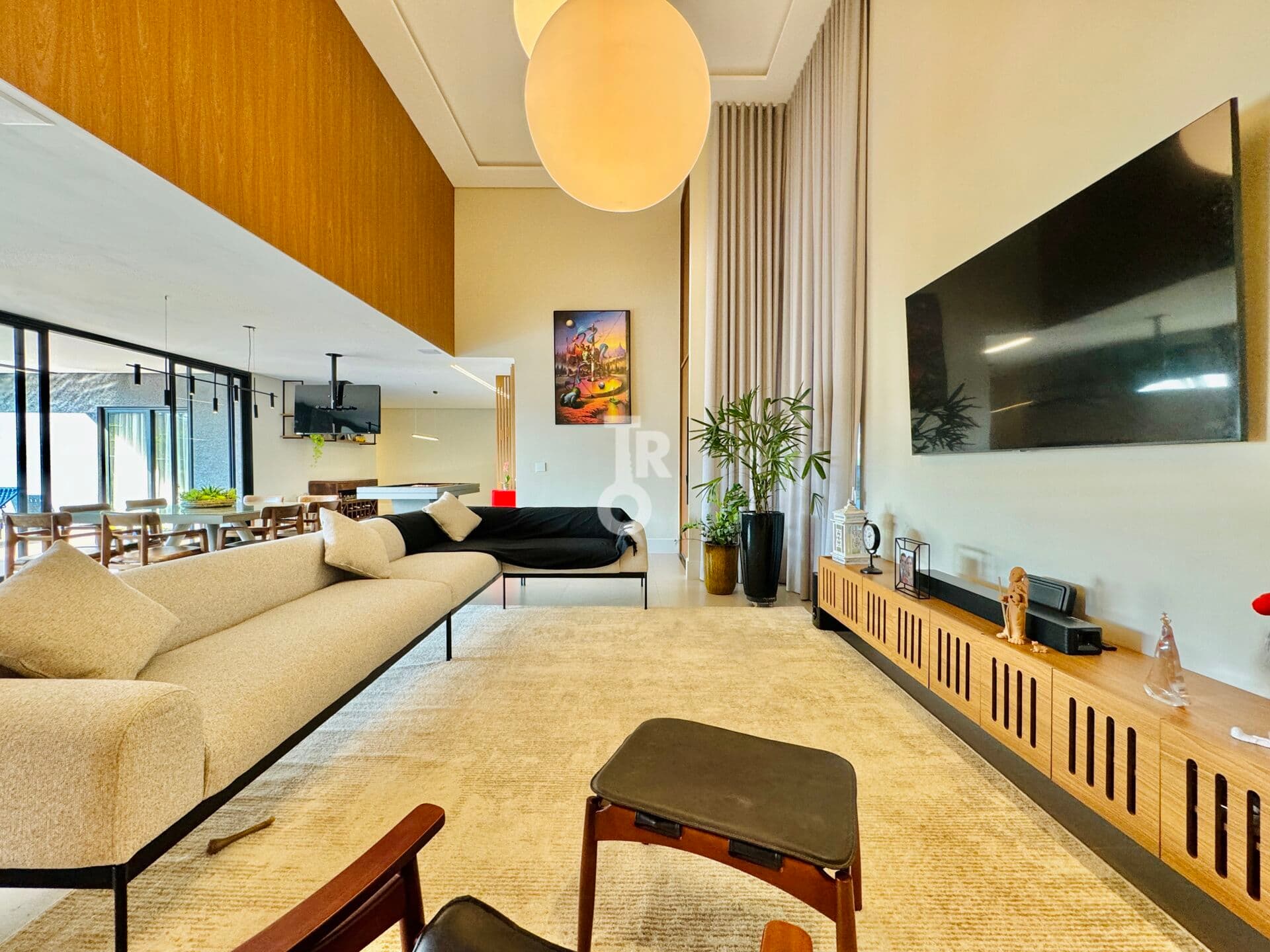 CASA A VENDA COM 3 QUARTOS | 1 SUÍTE | 512 m² | TERRA DA ALVORADA/MEDEIROS | JUNDIAÍ/SP
