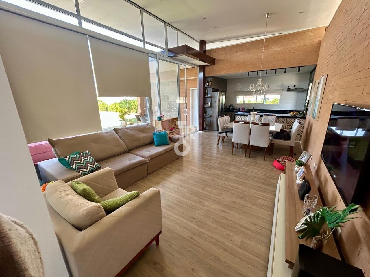 CASA TÉRREA A VENDA 2 QUARTOS 2 SUÍTES 192m²- CONDOMÍNIO HARAS PINDORAMA-CABREÚVA-SP JACARÉ