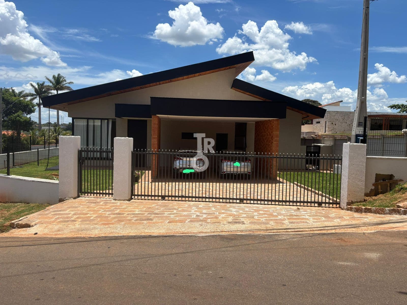 Casa Térrea à Venda - 03 Quartos Suítes - 238m² - Condomínio Cafezal 4 – Itupeva - SP