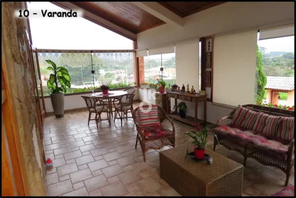 Casa à venda 500 m2 de construção, 4 Quartos, sendo 3 suítes - Condomínio Tereza Cristina Medeiros - Jundiaí.