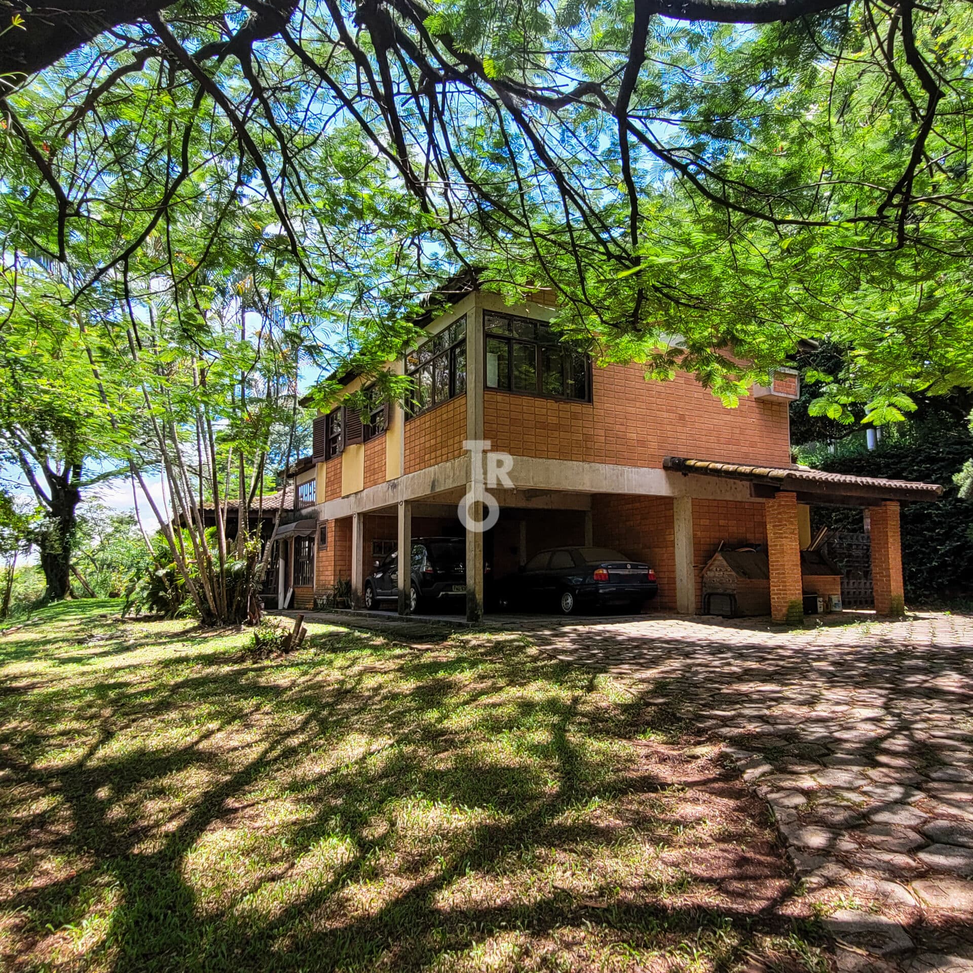 Chácara à venda no bairro Jardim Marco Leite – Jundiaí/SP | 3 quartos (1 suíte) | chácara com piscina, casa de caseiro e amplo terreno
