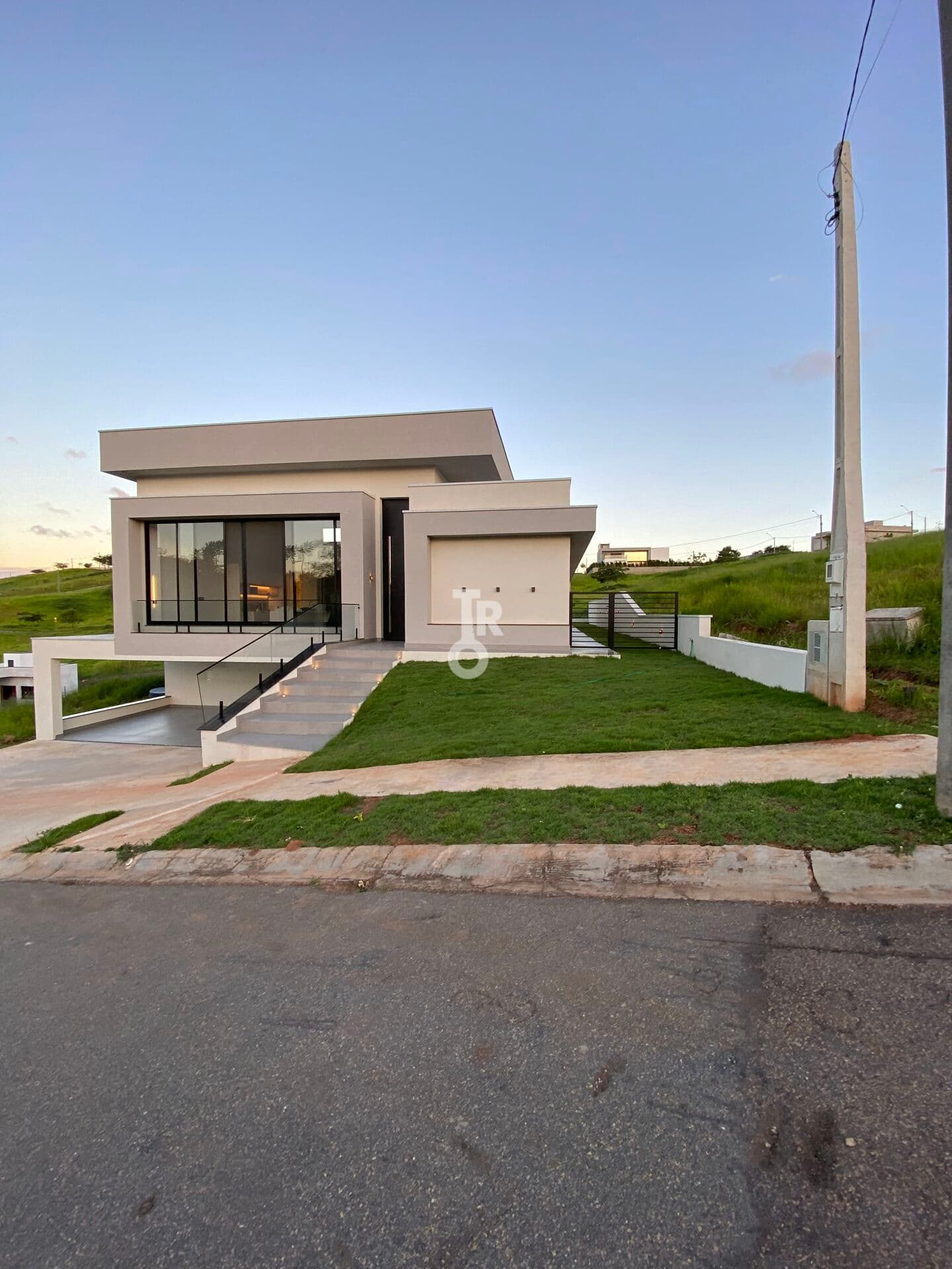 Casa à Venda - 379m² - 05 Quartos - Cond. Residencial Santa Mônica – Itupeva - SP