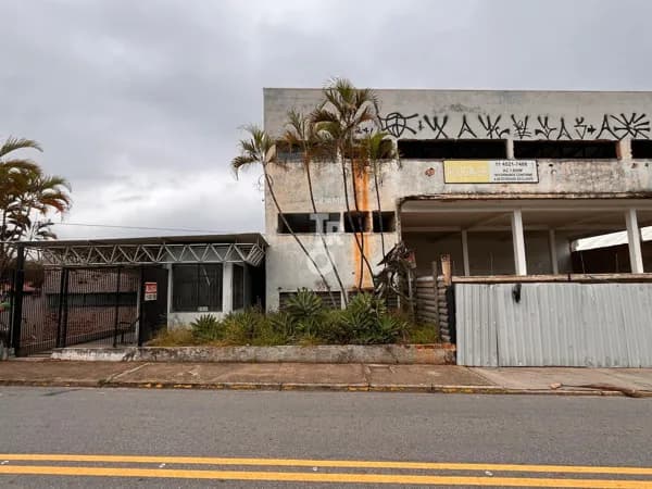 GALPÃO PARA LOCAÇÃO | GALPÃO 1.600M² | 8 BANHEIROS |2.399M² ÁREA TOTAL| RUA CICA | JUNDIAI - SP