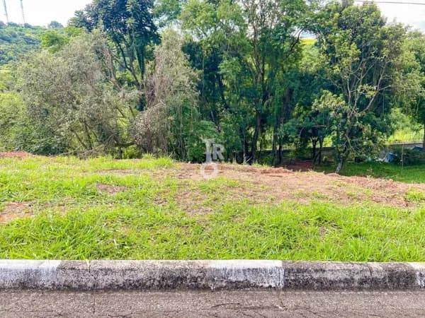 Terreno de 977m² no RESIDENCIAL DOS LAGOS em Jundiaí/SP por R$ 424.000