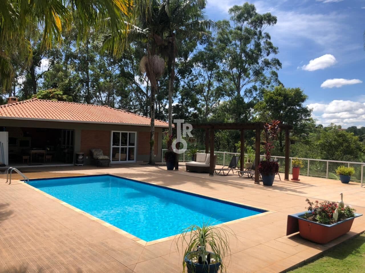 CHÁCARA À VENDA | 400M² ÁREA CONSTRUÍDA | 3.000M² TERRENO | PORTEIRA FECHADA | CAMPO LIMPO PAULISTA - SP