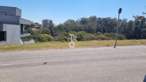 Terreno à venda com 684m² no Condomínio Bosque do Horto – Jundiaí