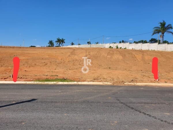 Terreno plano em Condomínio 360 m²