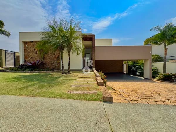 Casa com 5 suítes no BOSQUE DO HORTO por R$ 4.100.000