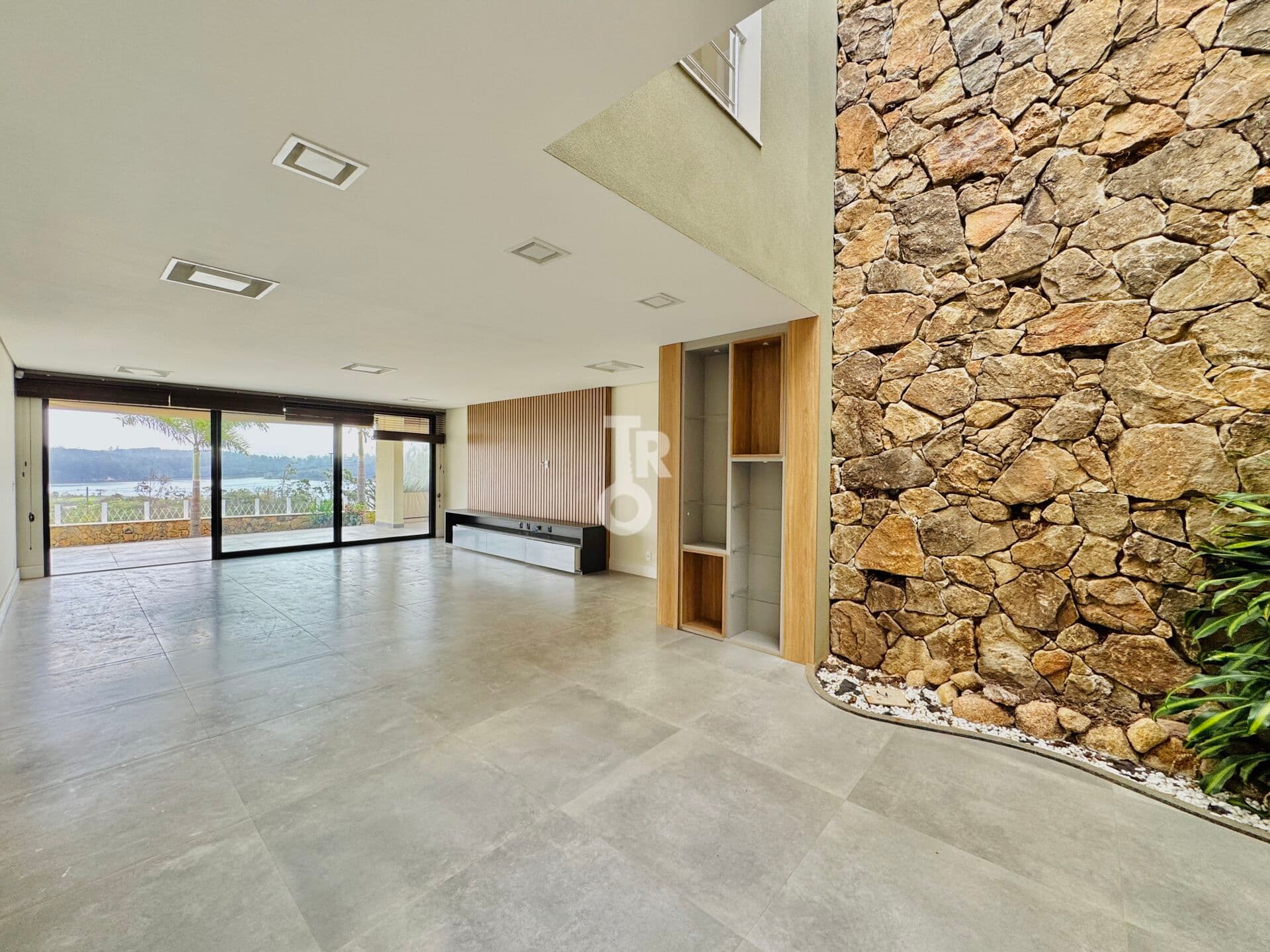 Casa com 5 suítes no BOSQUE DO HORTO por R$ 4.100.000
